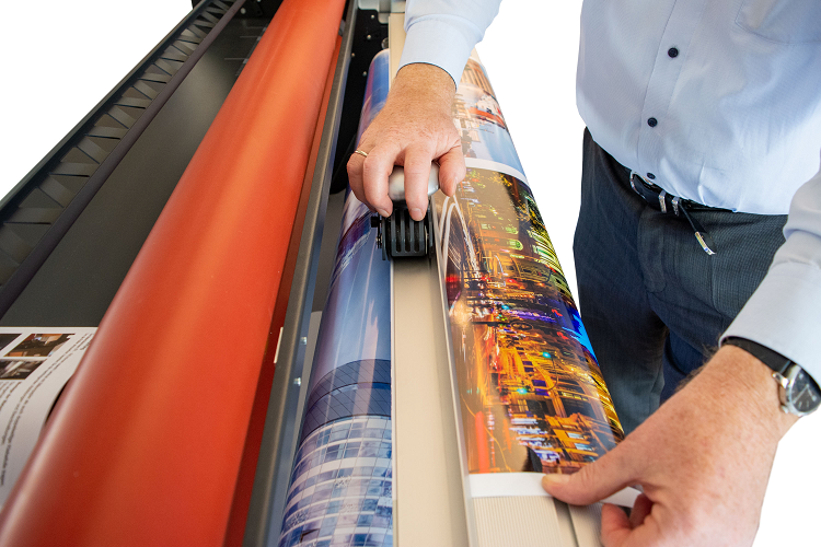 EMBLEM Easylam 160TW inkl. MediaTrim Laminator 160 cm für Kaltlaminate, Tagesbestpreis